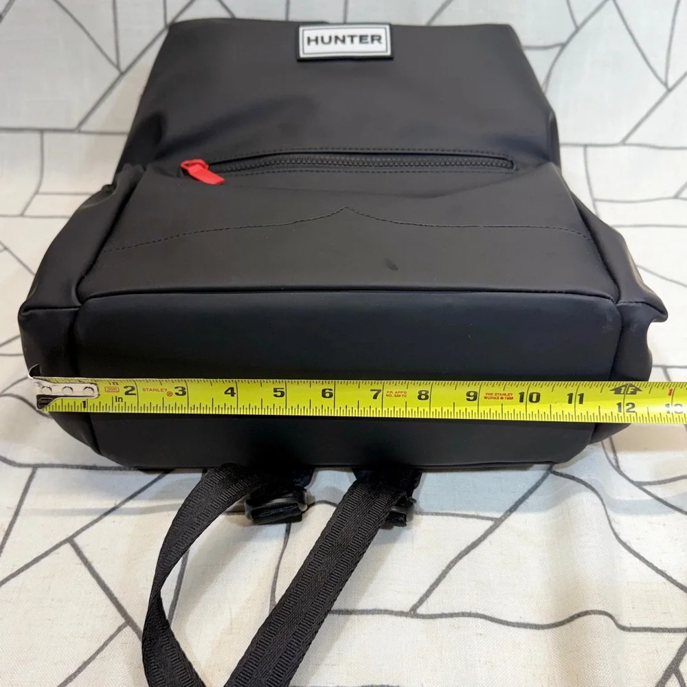 Hunter Original Topclip Backpack NWT One Size Black Rubberized Water Resistant‎